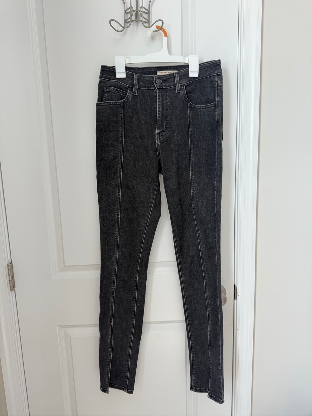 Levi's Women's Skinny Jeans in Washed Black